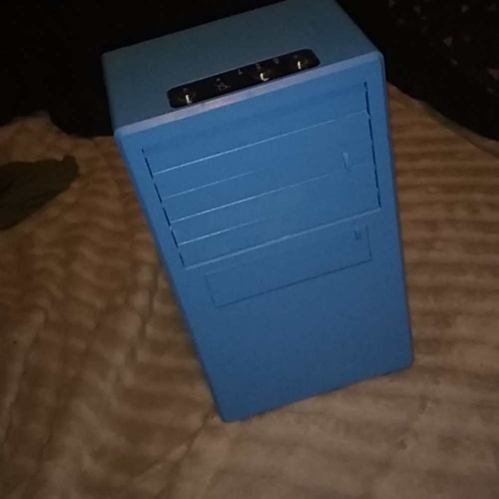 A lil air thingy(forgot the name)